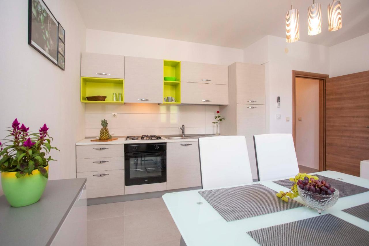 Apartmani Marica Plomin Eksteriør billede