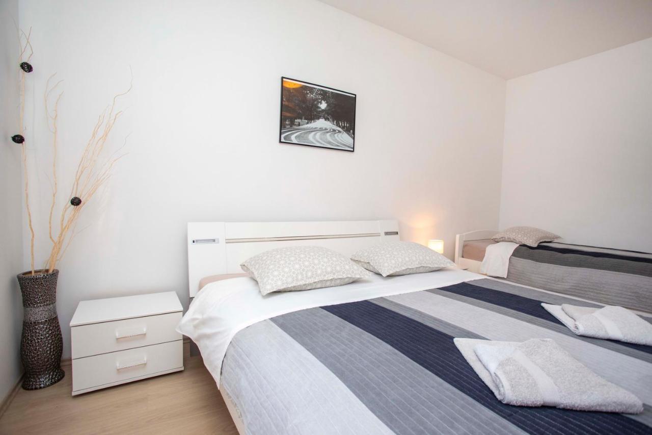 Apartmani Marica Plomin Eksteriør billede